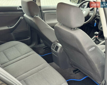 Черный Фольксваген Гольф, объемом двигателя 1.4 л и пробегом 197 тыс. км за 5500 $, фото 22 на Automoto.ua