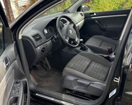 Черный Фольксваген Гольф, объемом двигателя 1.4 л и пробегом 250 тыс. км за 4650 $, фото 6 на Automoto.ua