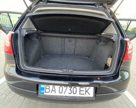 Черный Фольксваген Гольф, объемом двигателя 1.6 л и пробегом 300 тыс. км за 6200 $, фото 16 на Automoto.ua