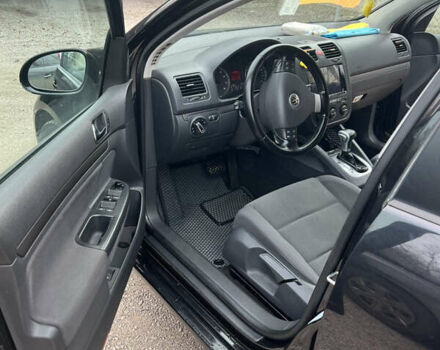 Чорний Фольксваген Гольф, об'ємом двигуна 2 л та пробігом 251 тис. км за 6700 $, фото 5 на Automoto.ua