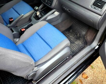 Чорний Фольксваген Гольф, об'ємом двигуна 1.4 л та пробігом 290 тис. км за 3999 $, фото 6 на Automoto.ua