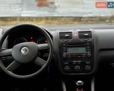 Черный Фольксваген Гольф, объемом двигателя 1.4 л и пробегом 197 тыс. км за 5500 $, фото 35 на Automoto.ua