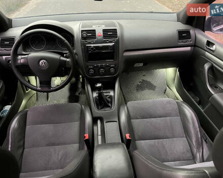 Черный Фольксваген Гольф, объемом двигателя 2 л и пробегом 330 тыс. км за 5700 $, фото 21 на Automoto.ua