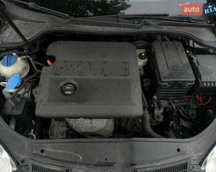 Чорний Фольксваген Гольф, об'ємом двигуна 1.4 л та пробігом 237 тис. км за 5100 $, фото 44 на Automoto.ua