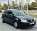 Черный Фольксваген Гольф, объемом двигателя 1.6 л и пробегом 225 тыс. км за 4200 $, фото 1 на Automoto.ua