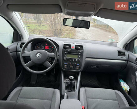 Чорний Фольксваген Гольф, об'ємом двигуна 1.4 л та пробігом 256 тис. км за 5800 $, фото 14 на Automoto.ua
