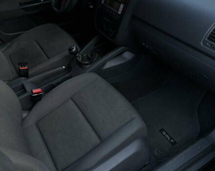 Черный Фольксваген Гольф, объемом двигателя 1.4 л и пробегом 266 тыс. км за 4800 $, фото 14 на Automoto.ua