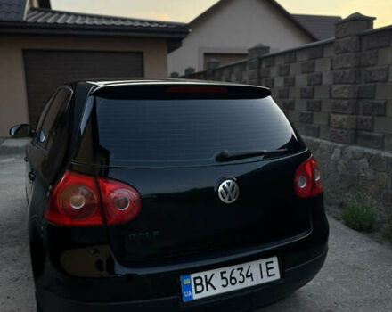 Черный Фольксваген Гольф, объемом двигателя 1.4 л и пробегом 266 тыс. км за 4800 $, фото 5 на Automoto.ua