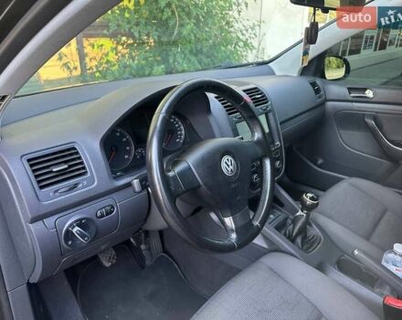 Фольксваген Гольф 2005 у Покров (Орджонікідзе) на Automoto.ua Чорний Фольксваген Гольф, об'ємом двигуна 1.6 л та пробігом 290 тис. км за 6000 $, фото 7 на Automoto.ua