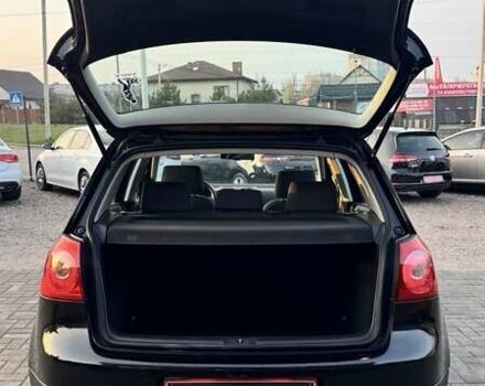 Черный Фольксваген Гольф, объемом двигателя 1.6 л и пробегом 137 тыс. км за 7000 $, фото 8 на Automoto.ua