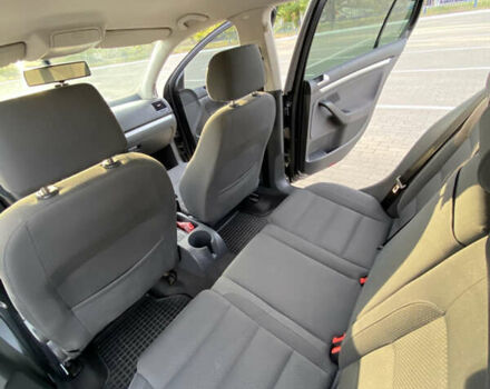 Черный Фольксваген Гольф, объемом двигателя 1.6 л и пробегом 300 тыс. км за 6200 $, фото 14 на Automoto.ua