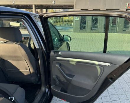 Черный Фольксваген Гольф, объемом двигателя 1.6 л и пробегом 192 тыс. км за 6000 $, фото 14 на Automoto.ua