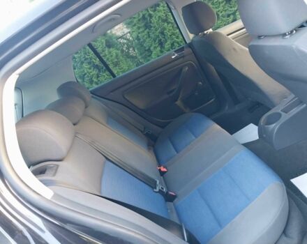 Черный Фольксваген Гольф, объемом двигателя 1.6 л и пробегом 223 тыс. км за 6400 $, фото 11 на Automoto.ua