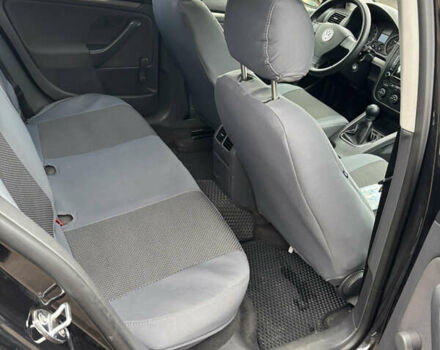 Черный Фольксваген Гольф, объемом двигателя 1.6 л и пробегом 243 тыс. км за 5000 $, фото 7 на Automoto.ua