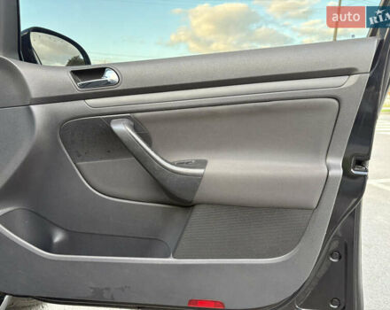 Черный Фольксваген Гольф, объемом двигателя 1.6 л и пробегом 216 тыс. км за 6100 $, фото 17 на Automoto.ua