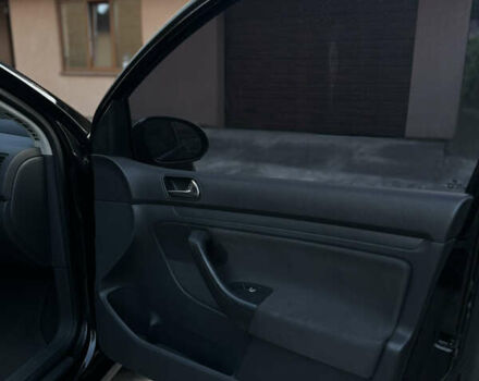 Черный Фольксваген Гольф, объемом двигателя 1.4 л и пробегом 266 тыс. км за 4800 $, фото 12 на Automoto.ua