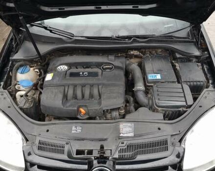 Черный Фольксваген Гольф, объемом двигателя 1.6 л и пробегом 260 тыс. км за 4900 $, фото 13 на Automoto.ua