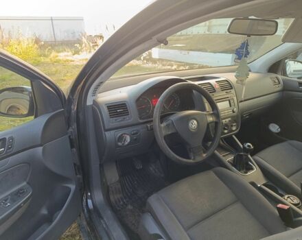 Чорний Фольксваген Гольф, об'ємом двигуна 1 л та пробігом 324 тис. км за 1600 $, фото 5 на Automoto.ua