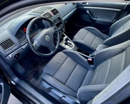 Черный Фольксваген Гольф, объемом двигателя 1.6 л и пробегом 215 тыс. км за 6500 $, фото 5 на Automoto.ua