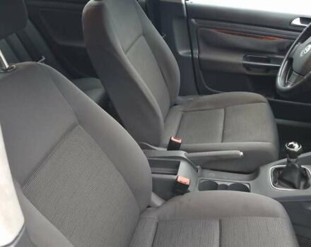 Черный Фольксваген Гольф, объемом двигателя 1.6 л и пробегом 260 тыс. км за 4900 $, фото 22 на Automoto.ua