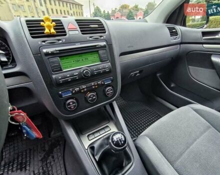 Чорний Фольксваген Гольф, об'ємом двигуна 1.39 л та пробігом 280 тис. км за 5600 $, фото 7 на Automoto.ua