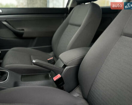 Чорний Фольксваген Гольф, об'ємом двигуна 1.4 л та пробігом 237 тис. км за 5100 $, фото 32 на Automoto.ua