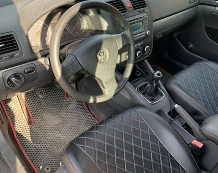 Черный Фольксваген Гольф, объемом двигателя 1.6 л и пробегом 297 тыс. км за 4900 $, фото 6 на Automoto.ua