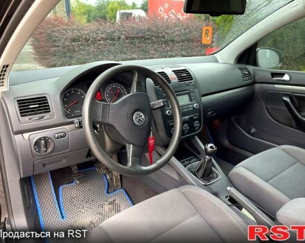 Чорний Фольксваген Гольф, об'ємом двигуна 1.6 л та пробігом 264 тис. км за 5499 $, фото 6 на Automoto.ua