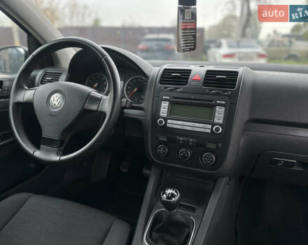 Чорний Фольксваген Гольф, об'ємом двигуна 1.4 л та пробігом 237 тис. км за 5100 $, фото 42 на Automoto.ua