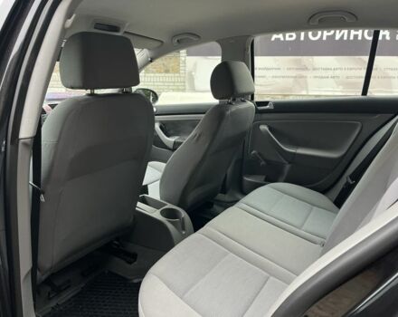 Черный Фольксваген Гольф, объемом двигателя 1.6 л и пробегом 249 тыс. км за 5500 $, фото 18 на Automoto.ua