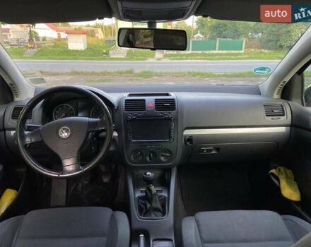 Чорний Фольксваген Гольф, об'ємом двигуна 1.6 л та пробігом 233 тис. км за 4950 $, фото 12 на Automoto.ua