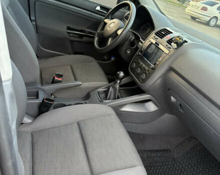 Черный Фольксваген Гольф, объемом двигателя 1.6 л и пробегом 216 тыс. км за 6100 $, фото 15 на Automoto.ua