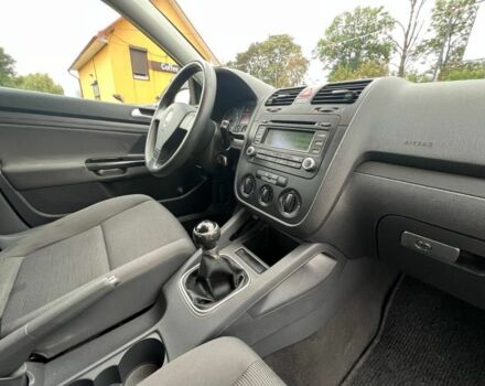 Черный Фольксваген Гольф, объемом двигателя 1.6 л и пробегом 191 тыс. км за 5499 $, фото 10 на Automoto.ua