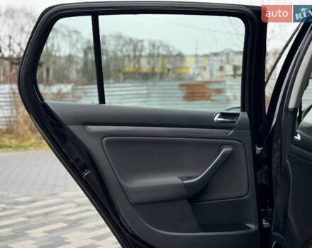 Черный Фольксваген Гольф, объемом двигателя 1.4 л и пробегом 197 тыс. км за 5500 $, фото 27 на Automoto.ua