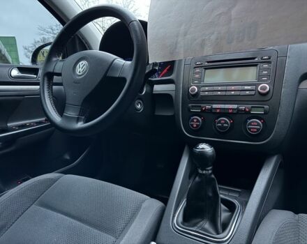 Черный Фольксваген Гольф, объемом двигателя 1.4 л и пробегом 264 тыс. км за 5500 $, фото 14 на Automoto.ua