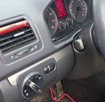 Чорний Фольксваген Гольф, об'ємом двигуна 2 л та пробігом 273 тис. км за 5400 $, фото 4 на Automoto.ua