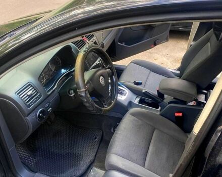 Черный Фольксваген Гольф, объемом двигателя 1.6 л и пробегом 340 тыс. км за 3750 $, фото 1 на Automoto.ua