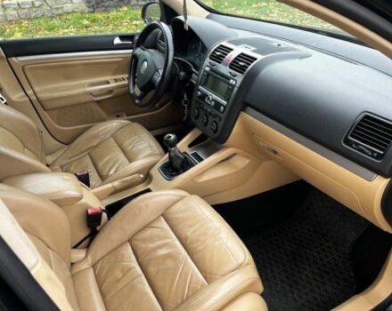 Черный Фольксваген Гольф, объемом двигателя 1.9 л и пробегом 240 тыс. км за 1500 $, фото 5 на Automoto.ua