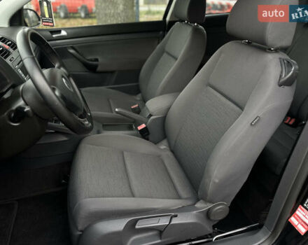 Чорний Фольксваген Гольф, об'ємом двигуна 1.4 л та пробігом 237 тис. км за 5100 $, фото 26 на Automoto.ua