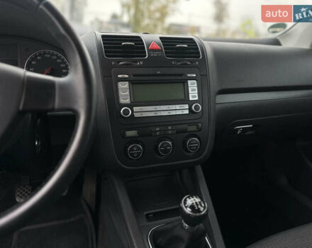 Чорний Фольксваген Гольф, об'ємом двигуна 1.4 л та пробігом 237 тис. км за 5100 $, фото 29 на Automoto.ua