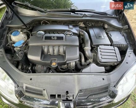 Черный Фольксваген Гольф, объемом двигателя 1.6 л и пробегом 260 тыс. км за 5499 $, фото 20 на Automoto.ua