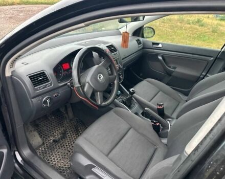 Черный Фольксваген Гольф, объемом двигателя 1.4 л и пробегом 220 тыс. км за 5200 $, фото 7 на Automoto.ua