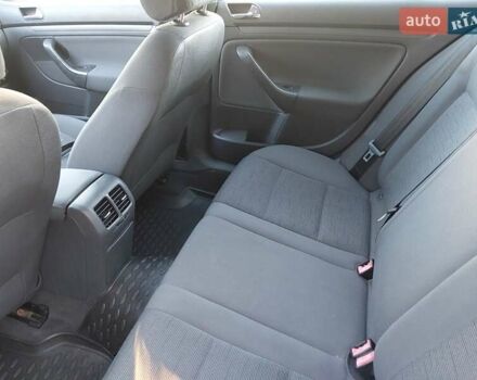 Черный Фольксваген Гольф, объемом двигателя 1.6 л и пробегом 220 тыс. км за 5950 $, фото 15 на Automoto.ua