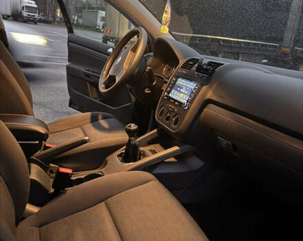 Чорний Фольксваген Гольф, об'ємом двигуна 1.39 л та пробігом 231 тис. км за 5500 $, фото 16 на Automoto.ua