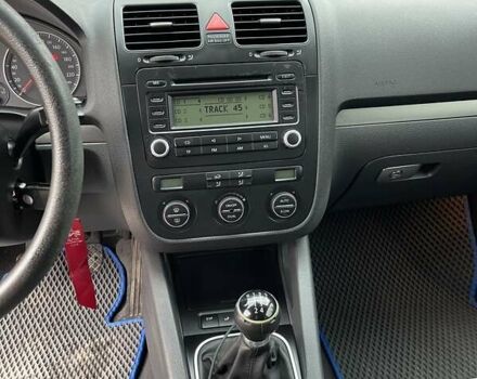 Черный Фольксваген Гольф, объемом двигателя 1.6 л и пробегом 260 тыс. км за 5499 $, фото 13 на Automoto.ua