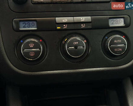 Черный Фольксваген Гольф, объемом двигателя 1.4 л и пробегом 197 тыс. км за 5500 $, фото 36 на Automoto.ua