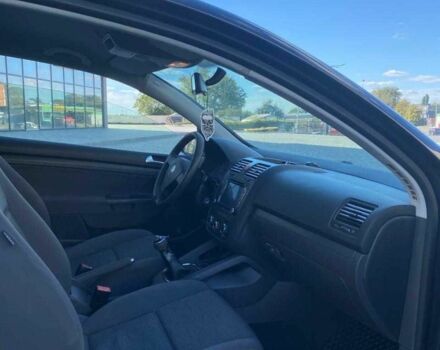 Черный Фольксваген Гольф, объемом двигателя 1.4 л и пробегом 235 тыс. км за 4400 $, фото 5 на Automoto.ua