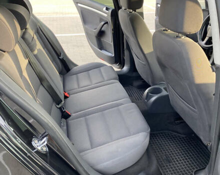 Черный Фольксваген Гольф, объемом двигателя 1.6 л и пробегом 300 тыс. км за 6200 $, фото 11 на Automoto.ua