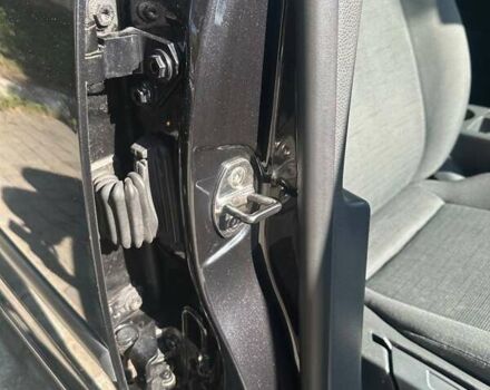 Фольксваген Гольф 2005 у Покров (Орджонікідзе) на Automoto.ua Чорний Фольксваген Гольф, об'ємом двигуна 1.6 л та пробігом 290 тис. км за 6000 $, фото 15 на Automoto.ua