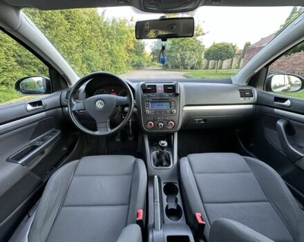 Черный Фольксваген Гольф, объемом двигателя 1.4 л и пробегом 205 тыс. км за 5300 $, фото 13 на Automoto.ua